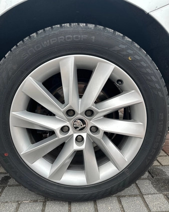 Skoda Superb cena 74900 przebieg: 237000, rok produkcji 2020 z Słupsk małe 529